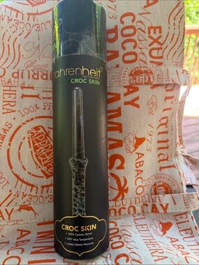Fahrenheit Croc Skin Curling Wand in Black - New in Sealed Packaging